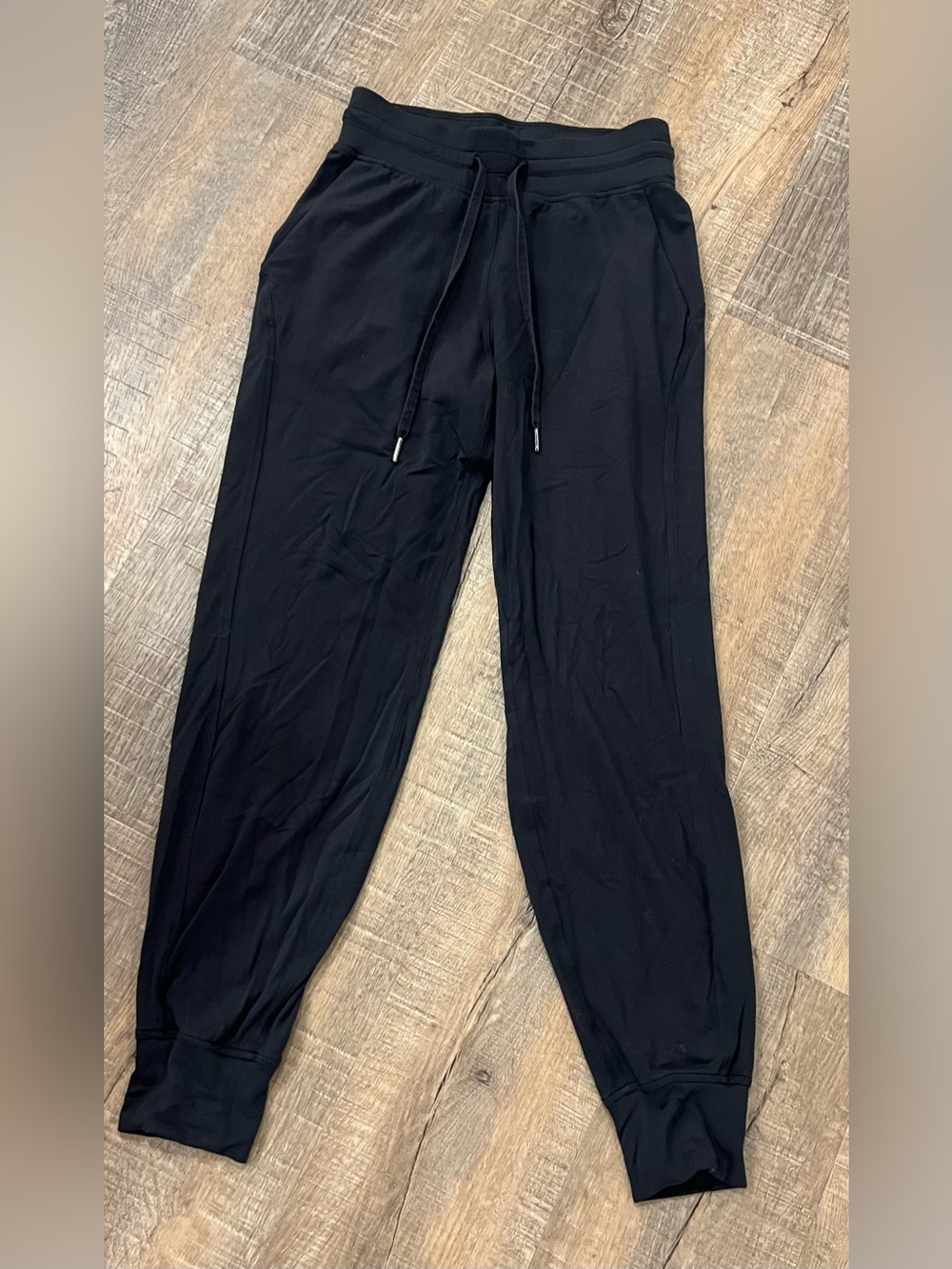 Lululemon woman’s 4 Black Jogger Pants athletic